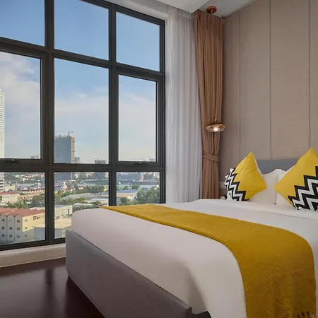 The Peninsula Phnom Penh Hotel Exterior photo