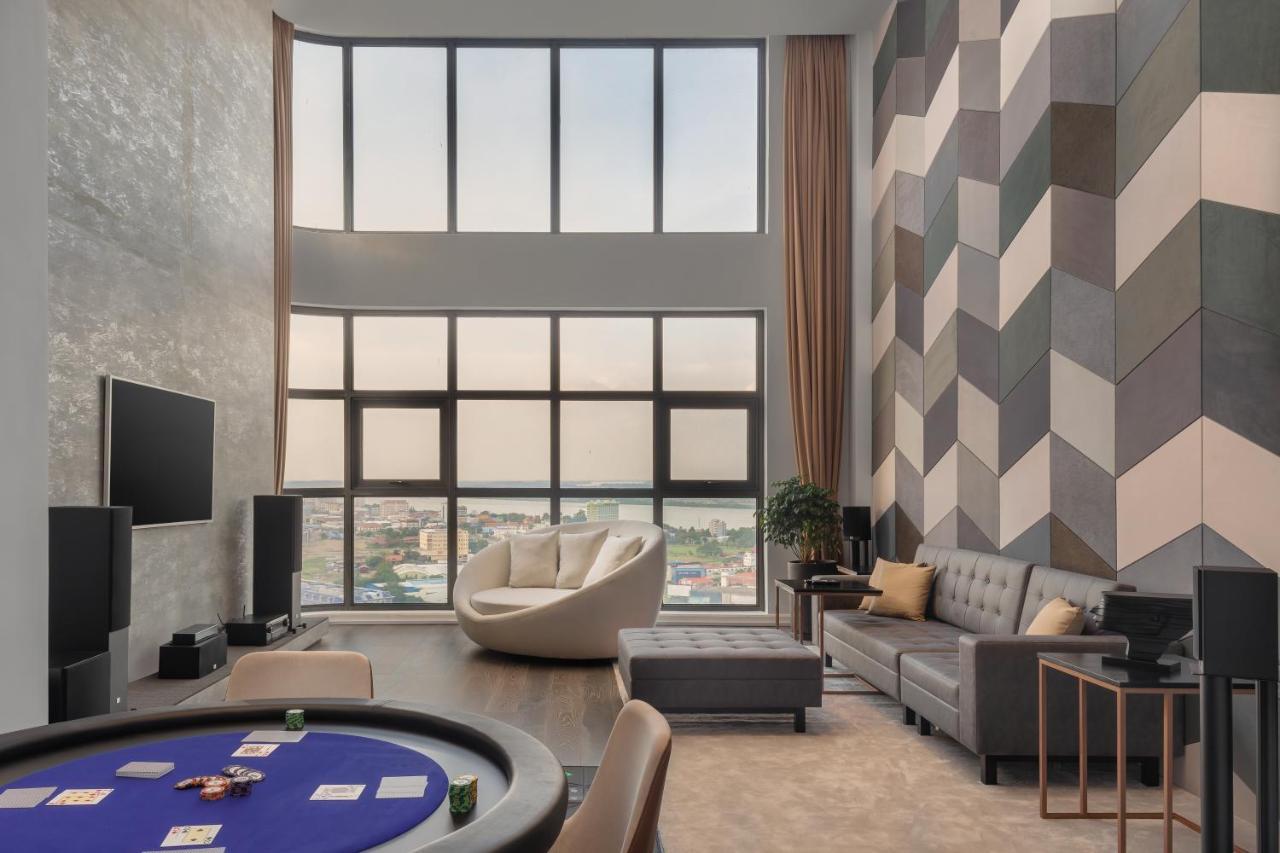 The Peninsula 4*