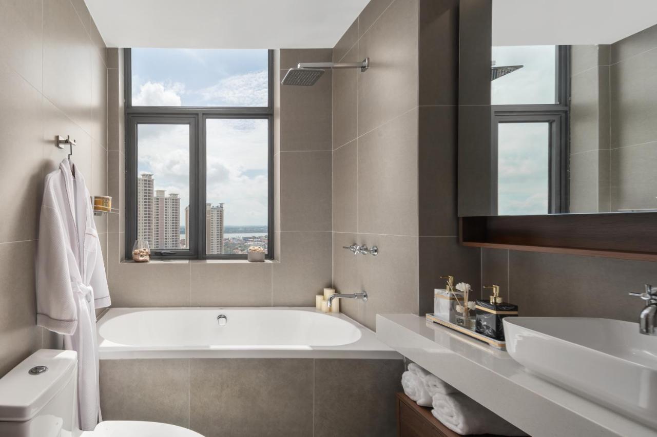 The Peninsula Hotel 4*