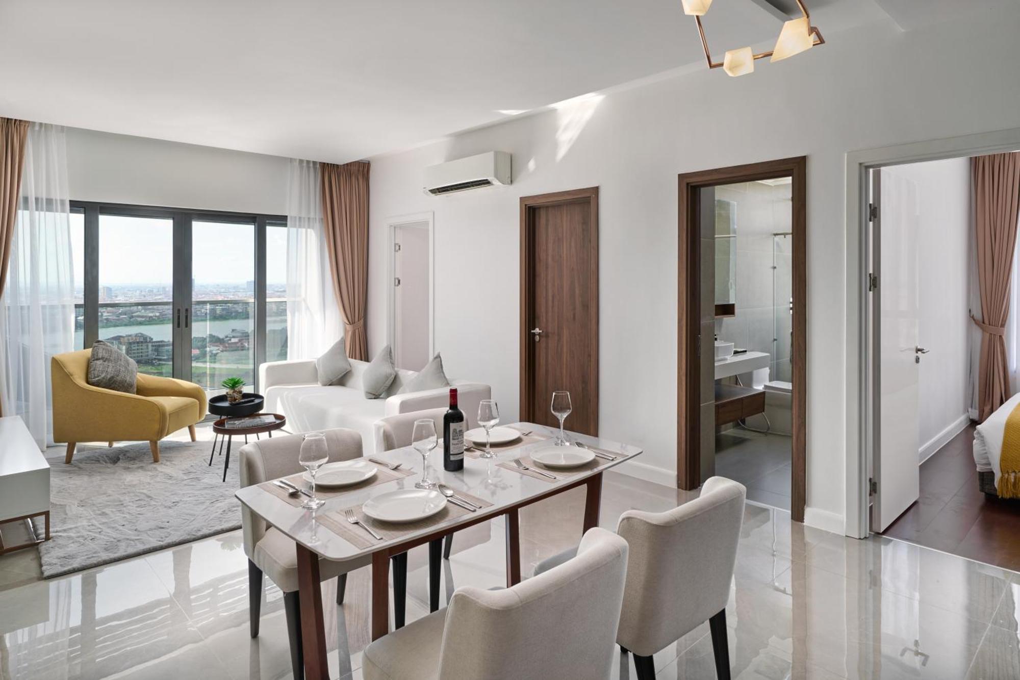 The Peninsula Hotel Phnom-Penh