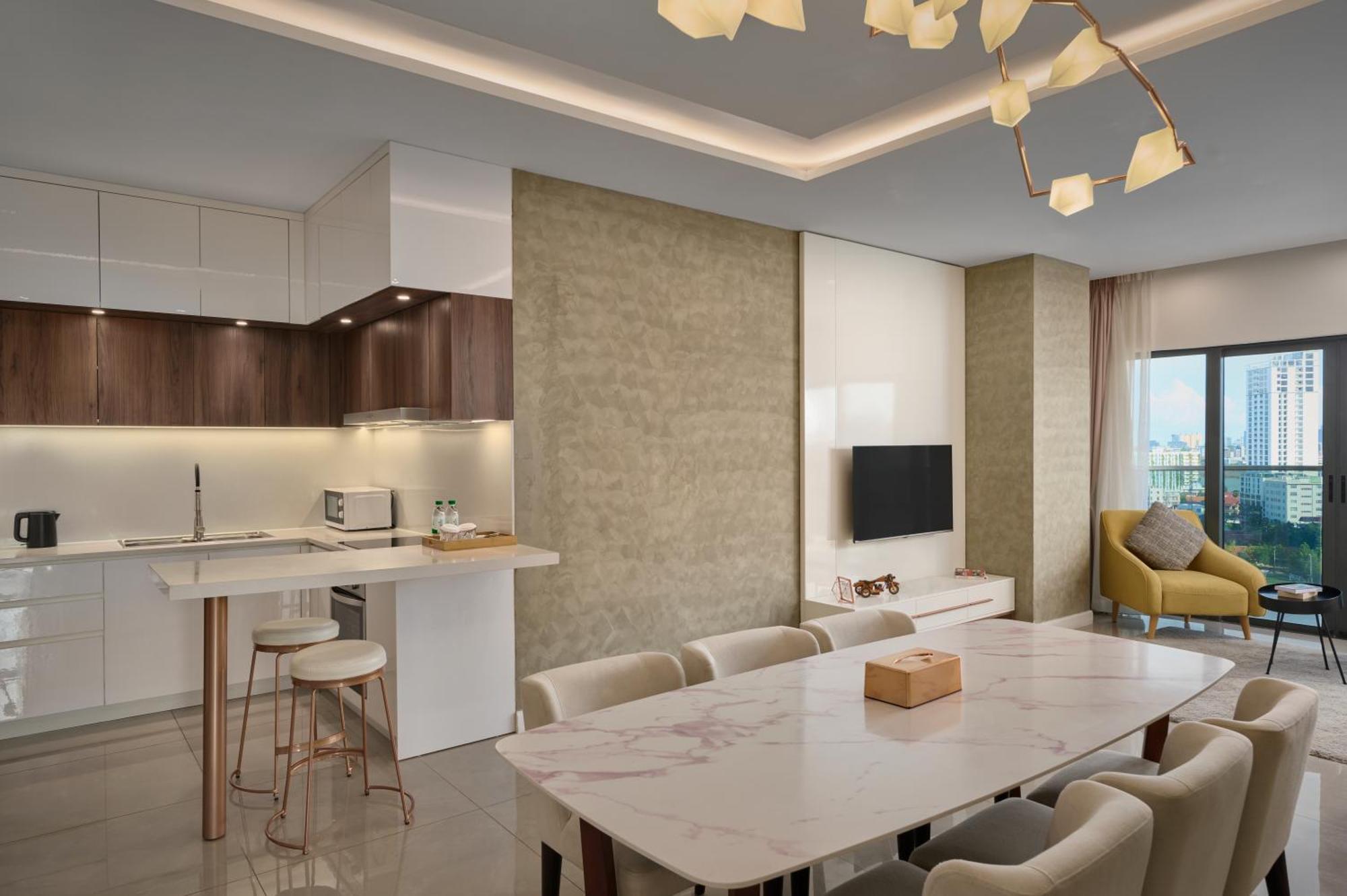 The Peninsula 4* Phnom-Penh