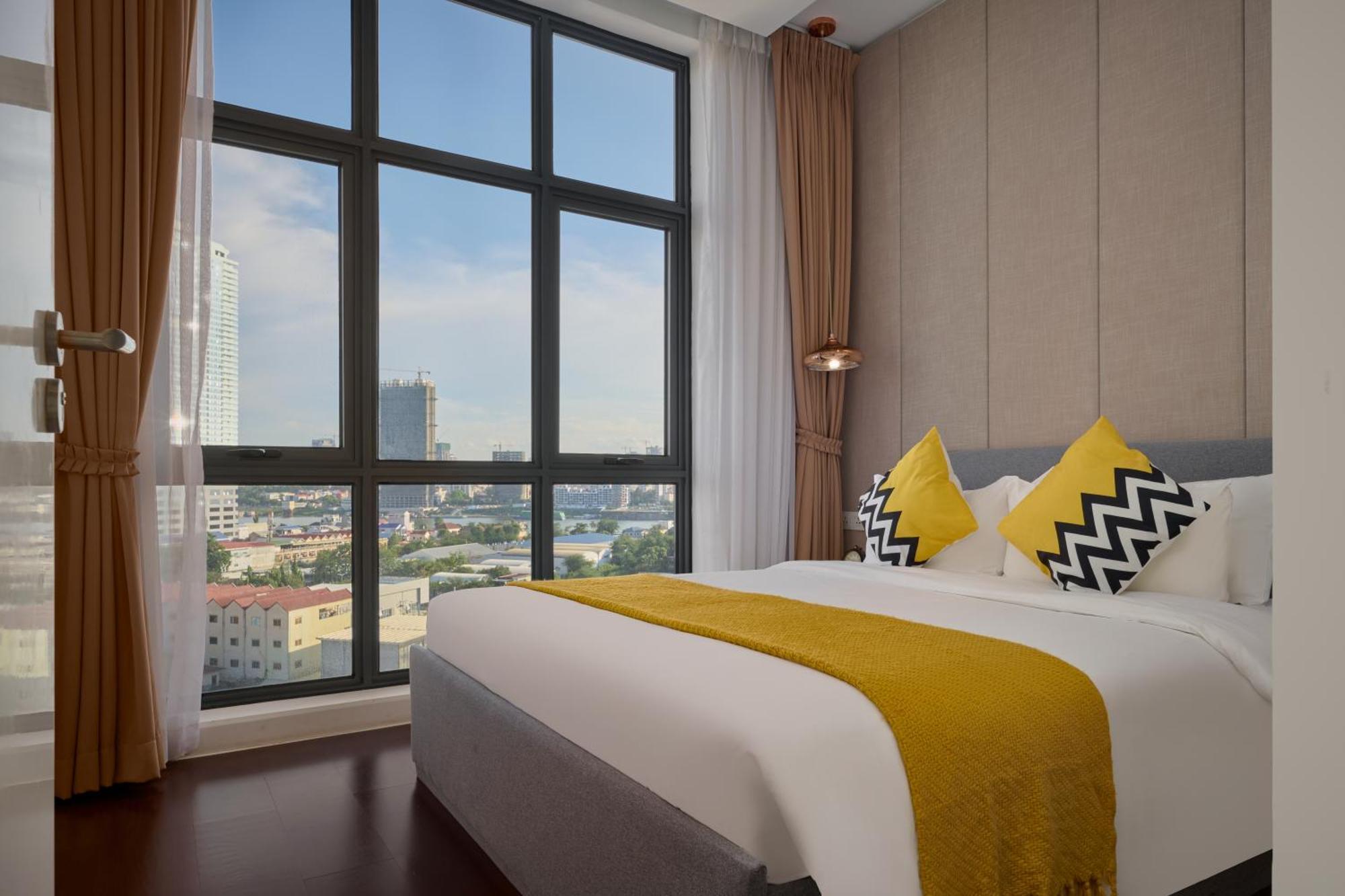 The Peninsula Hotel Phnom-Penh